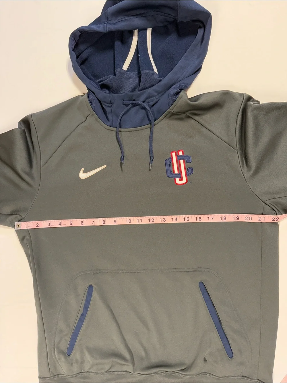 Nike UConn Huskies Elite Therma-FIT Hoodie Gray Men’s Medium NCAA